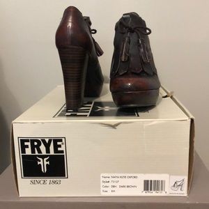 Frye, Naiya Kiltie Oxford, Size 8, Dark Brown